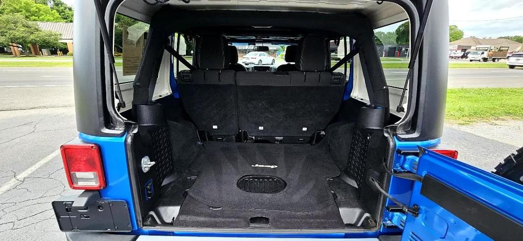 used 2015 Jeep Wrangler Unlimited car, priced at $18,700