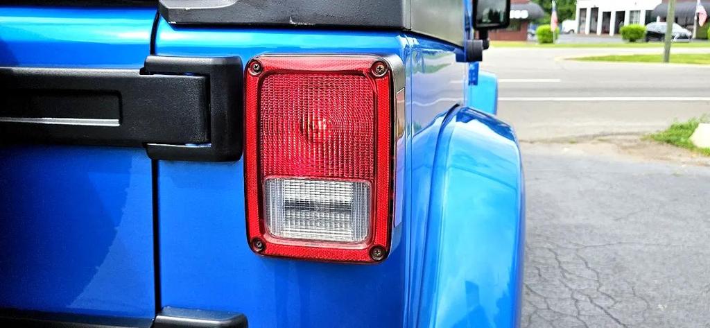 used 2015 Jeep Wrangler Unlimited car, priced at $18,700