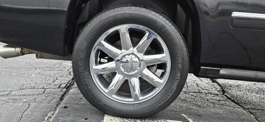 used 2013 GMC Yukon car, priced at $13,980