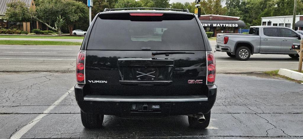 used 2013 GMC Yukon car, priced at $13,980