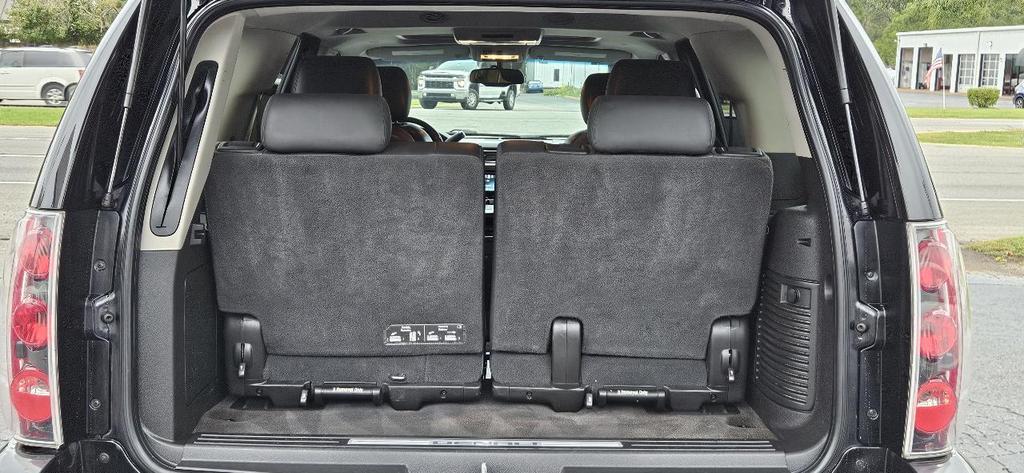 used 2013 GMC Yukon car, priced at $13,980