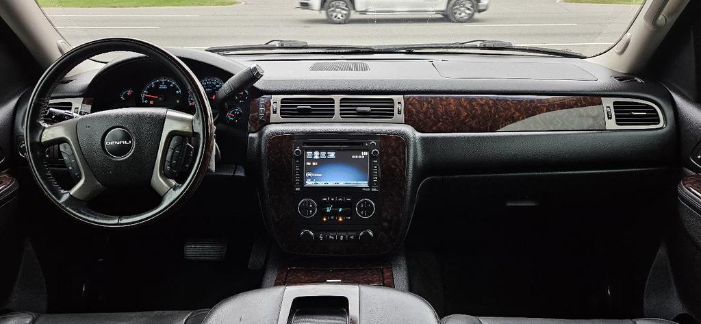 used 2013 GMC Yukon car, priced at $13,980