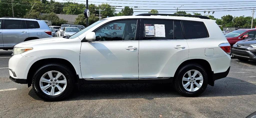 used 2013 Toyota Highlander car, priced at $15,780