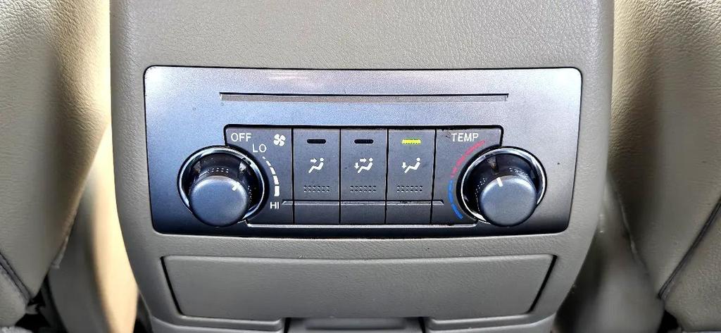 used 2013 Toyota Highlander car, priced at $15,780