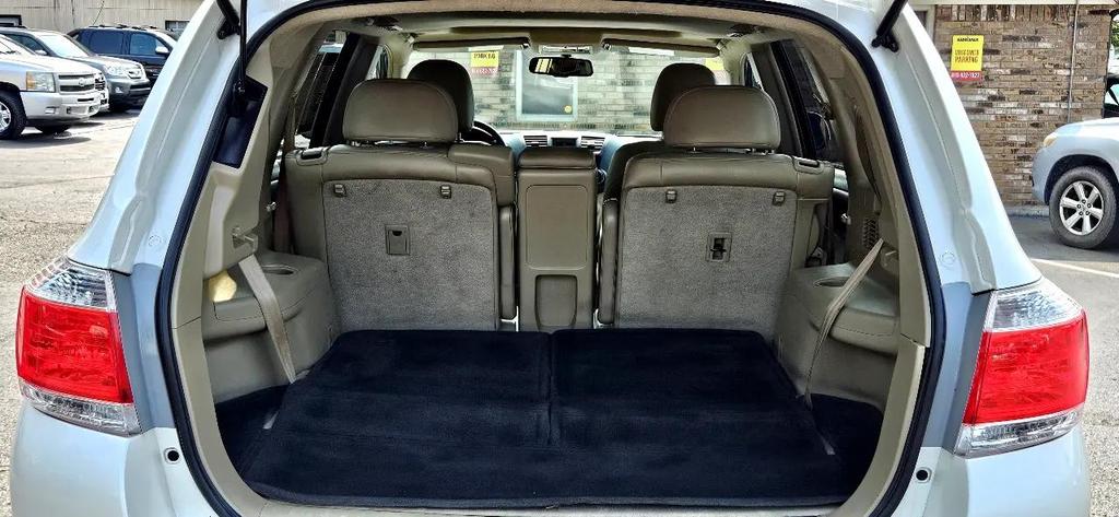 used 2013 Toyota Highlander car, priced at $15,780