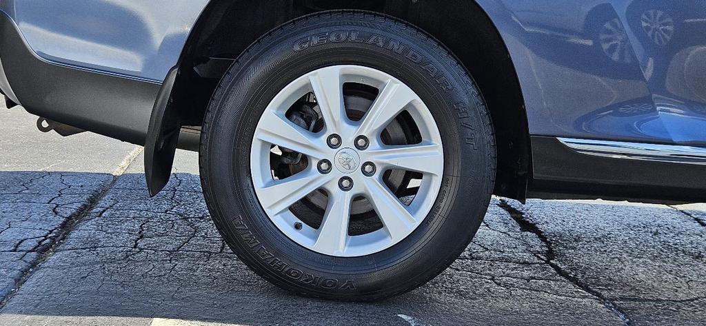 used 2013 Toyota Highlander car, priced at $13,900