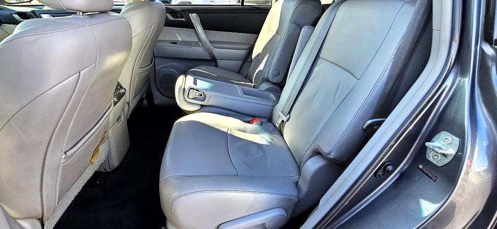 used 2011 Toyota Highlander car, priced at $13,980