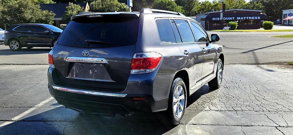 used 2011 Toyota Highlander car, priced at $13,980