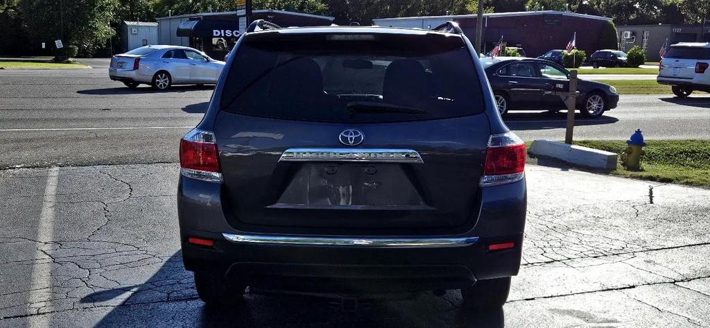 used 2011 Toyota Highlander car, priced at $13,980
