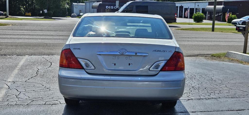 used 2002 Toyota Avalon car, priced at $11,995