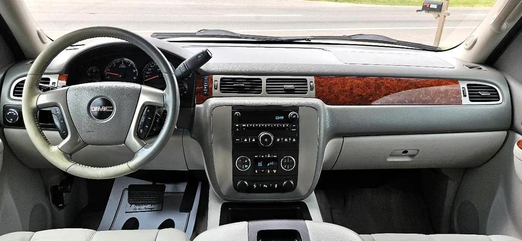 used 2013 GMC Yukon car, priced at $16,580