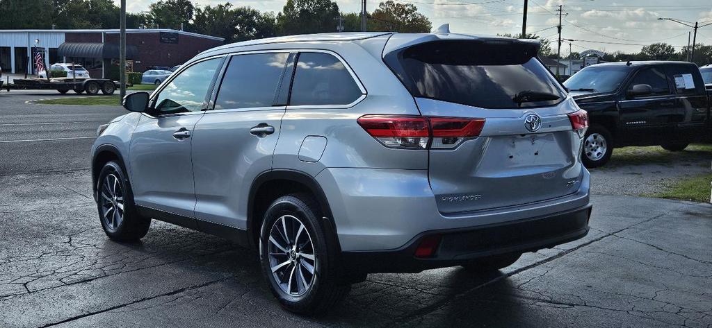 used 2019 Toyota Highlander car, priced at $26,980