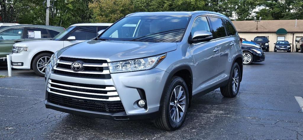 used 2019 Toyota Highlander car, priced at $26,980