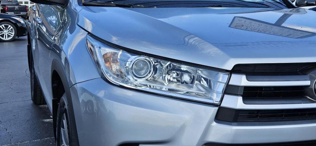 used 2019 Toyota Highlander car, priced at $26,980