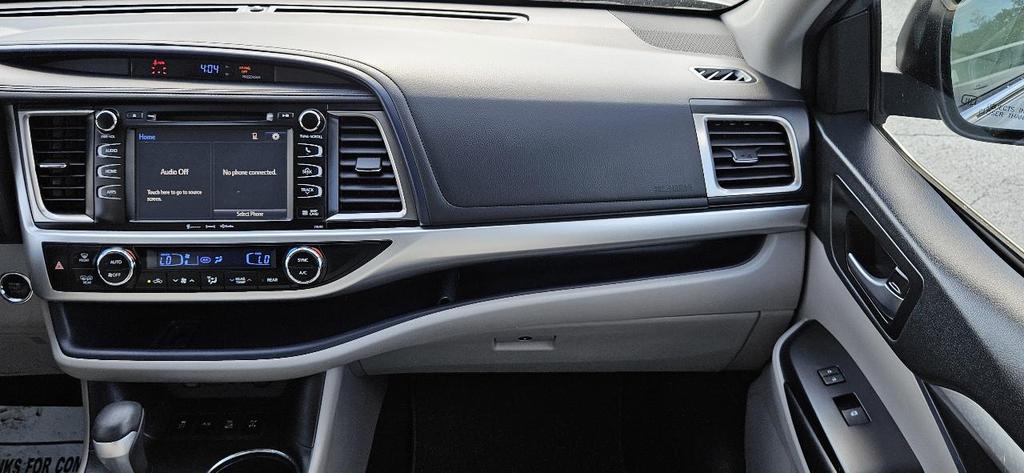 used 2019 Toyota Highlander car, priced at $26,980