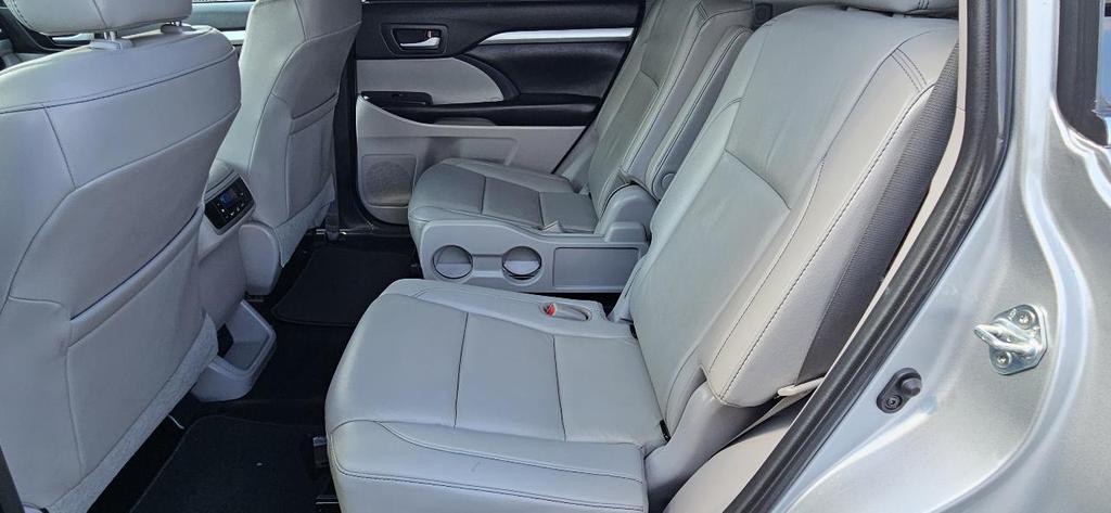 used 2019 Toyota Highlander car, priced at $26,980