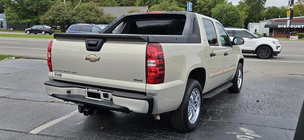 used 2008 Chevrolet Avalanche car, priced at $13,995
