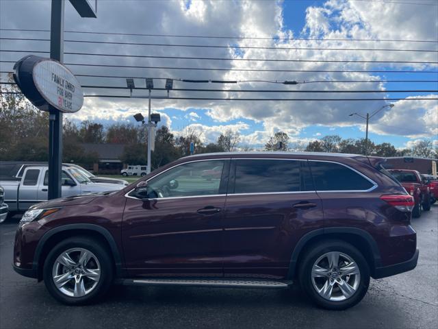 used 2019 Toyota Highlander car, priced at $28,580