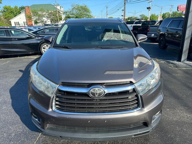 used 2014 Toyota Highlander car, priced at $21,470