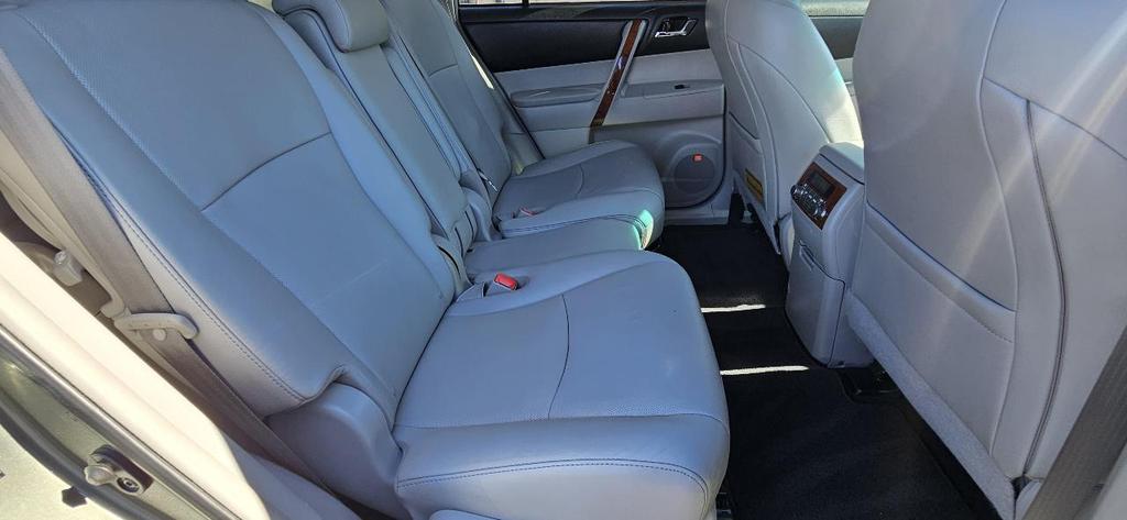 used 2012 Toyota Highlander car, priced at $17,980