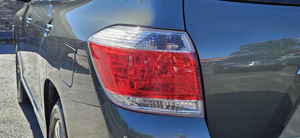 used 2012 Toyota Highlander car, priced at $17,980