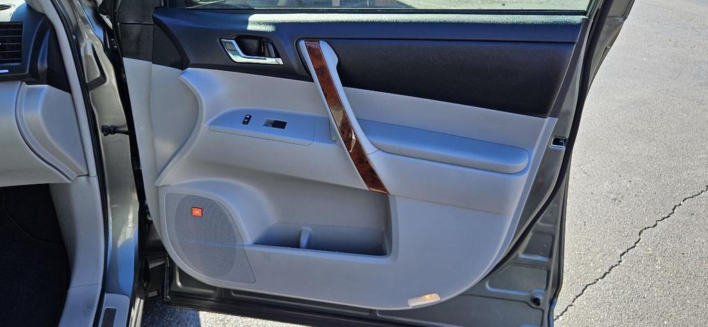 used 2012 Toyota Highlander car, priced at $17,980