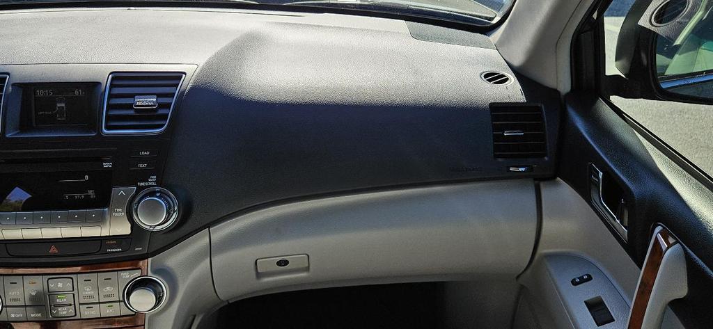 used 2012 Toyota Highlander car, priced at $17,980