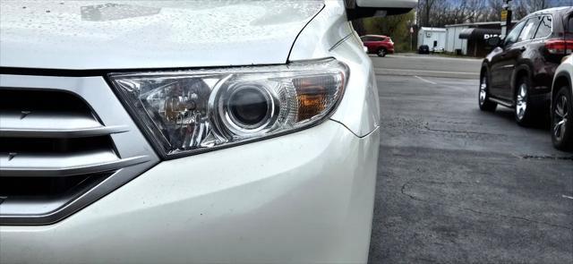 used 2012 Toyota Highlander car, priced at $12,980
