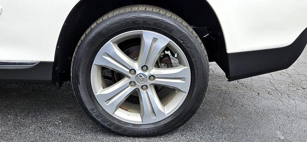 used 2012 Toyota Highlander car, priced at $13,470