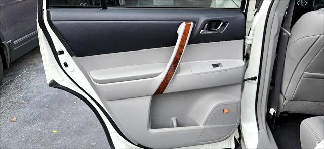 used 2012 Toyota Highlander car, priced at $12,980