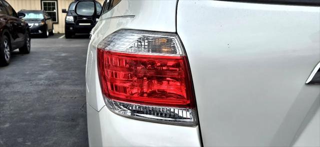 used 2012 Toyota Highlander car, priced at $12,980