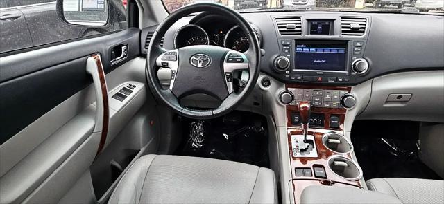 used 2012 Toyota Highlander car, priced at $12,980