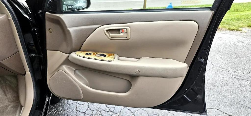 used 1998 Toyota Camry car, priced at $2,950