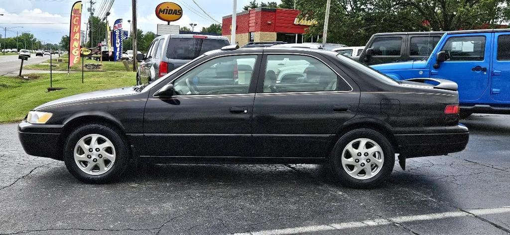 used 1998 Toyota Camry car, priced at $2,950
