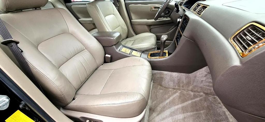 used 1998 Toyota Camry car, priced at $2,950