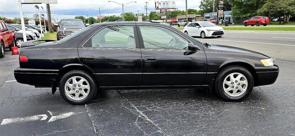 used 1998 Toyota Camry car, priced at $2,950