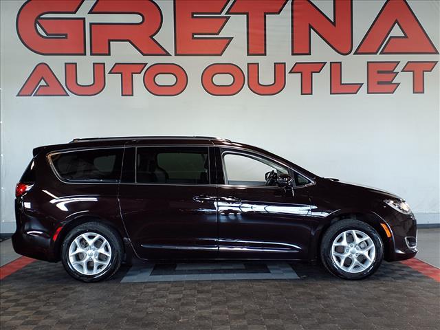 used 2018 Chrysler Pacifica car