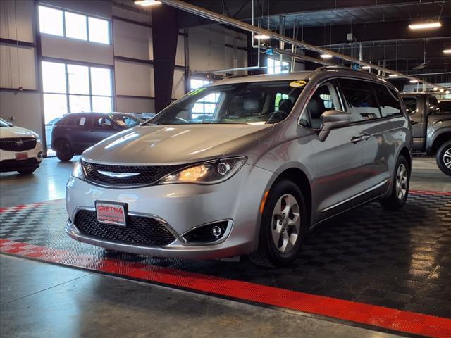 used 2017 Chrysler Pacifica car