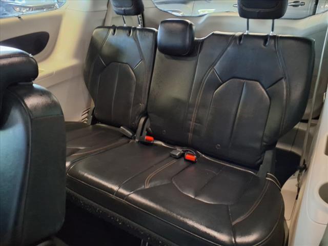 used 2017 Chrysler Pacifica car