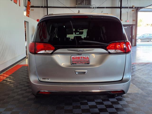 used 2017 Chrysler Pacifica car