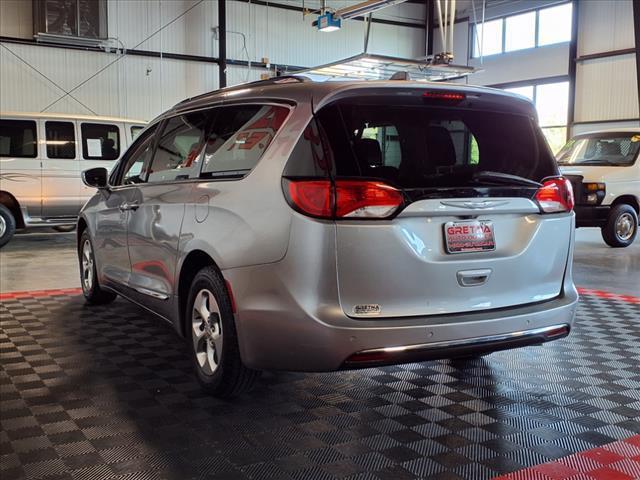 used 2017 Chrysler Pacifica car