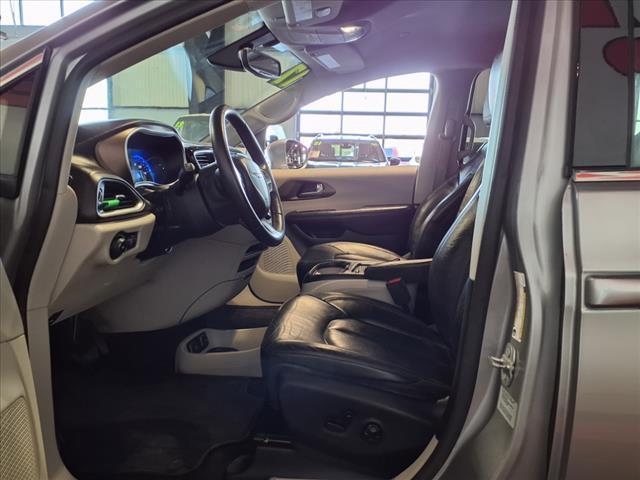 used 2017 Chrysler Pacifica car
