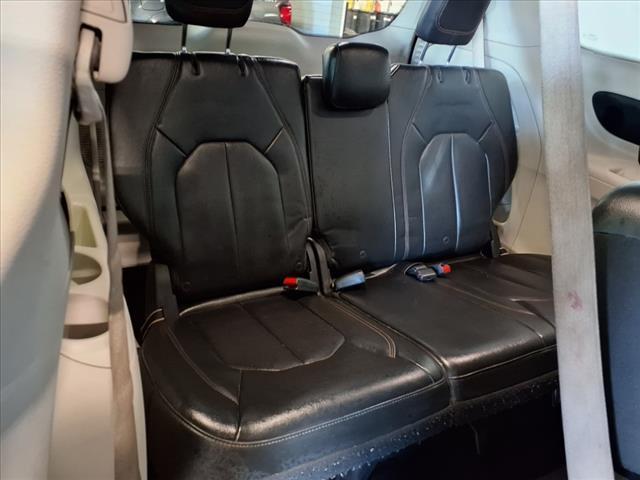 used 2017 Chrysler Pacifica car