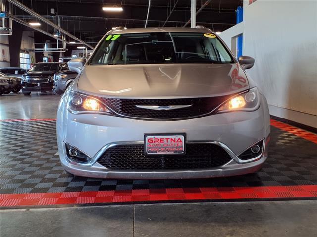 used 2017 Chrysler Pacifica car