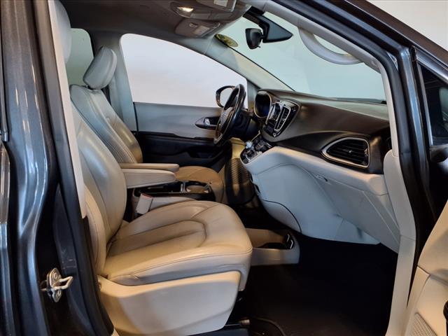 used 2018 Chrysler Pacifica car