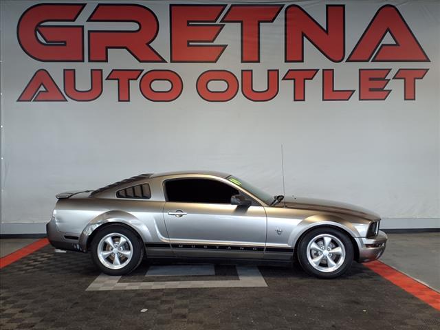 used 2009 Ford Mustang car