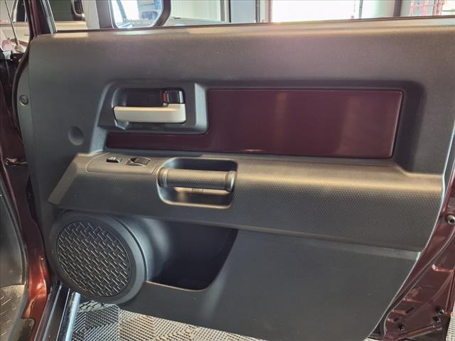 used 2007 Toyota FJ Cruiser car, priced at $15,988