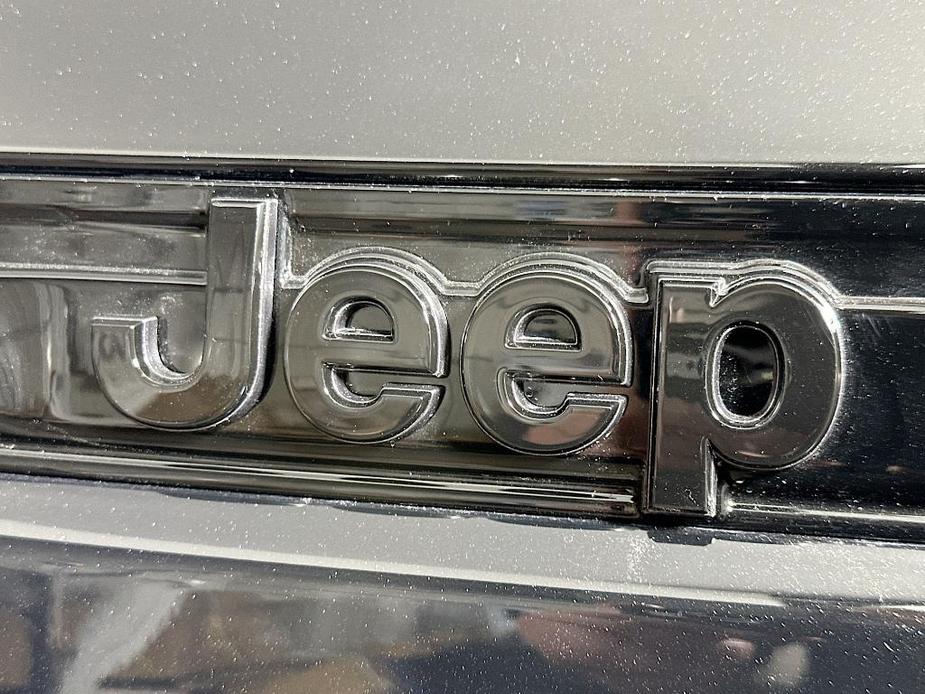 new 2025 Jeep Grand Cherokee car, priced at $47,495