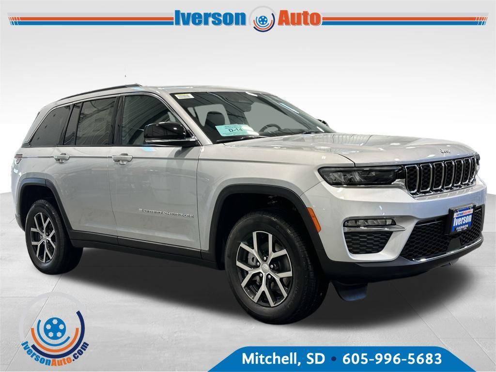 new 2025 Jeep Grand Cherokee car, priced at $44,491