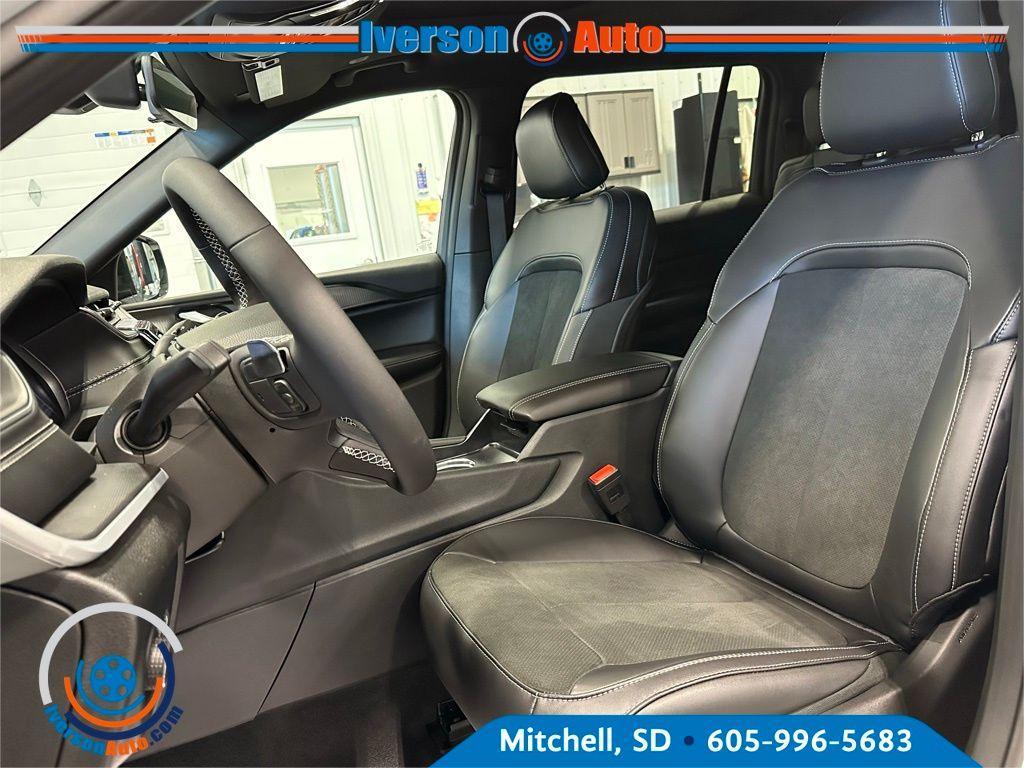 new 2025 Jeep Grand Cherokee L car, priced at $43,053